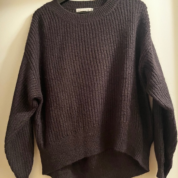 Black sweater - Picture 1 of 1